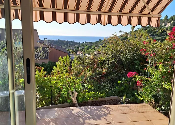 TI SABLE Agréable studio cabine climatisé, Jolie Vue Mer, Piscine à Cavalaire sur Mer