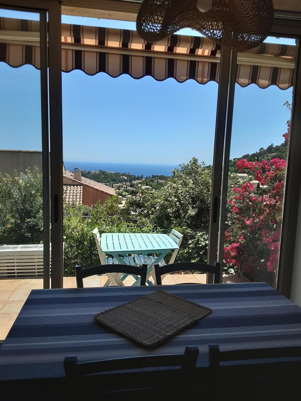Appartamento Ti Sable Climatisé, Jolie Vue Mer, Piscine à Sur Cavalaire-sur-Mer